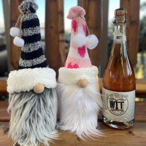 Gnome-Workshop Gnome decorations with bottle of Wit beer