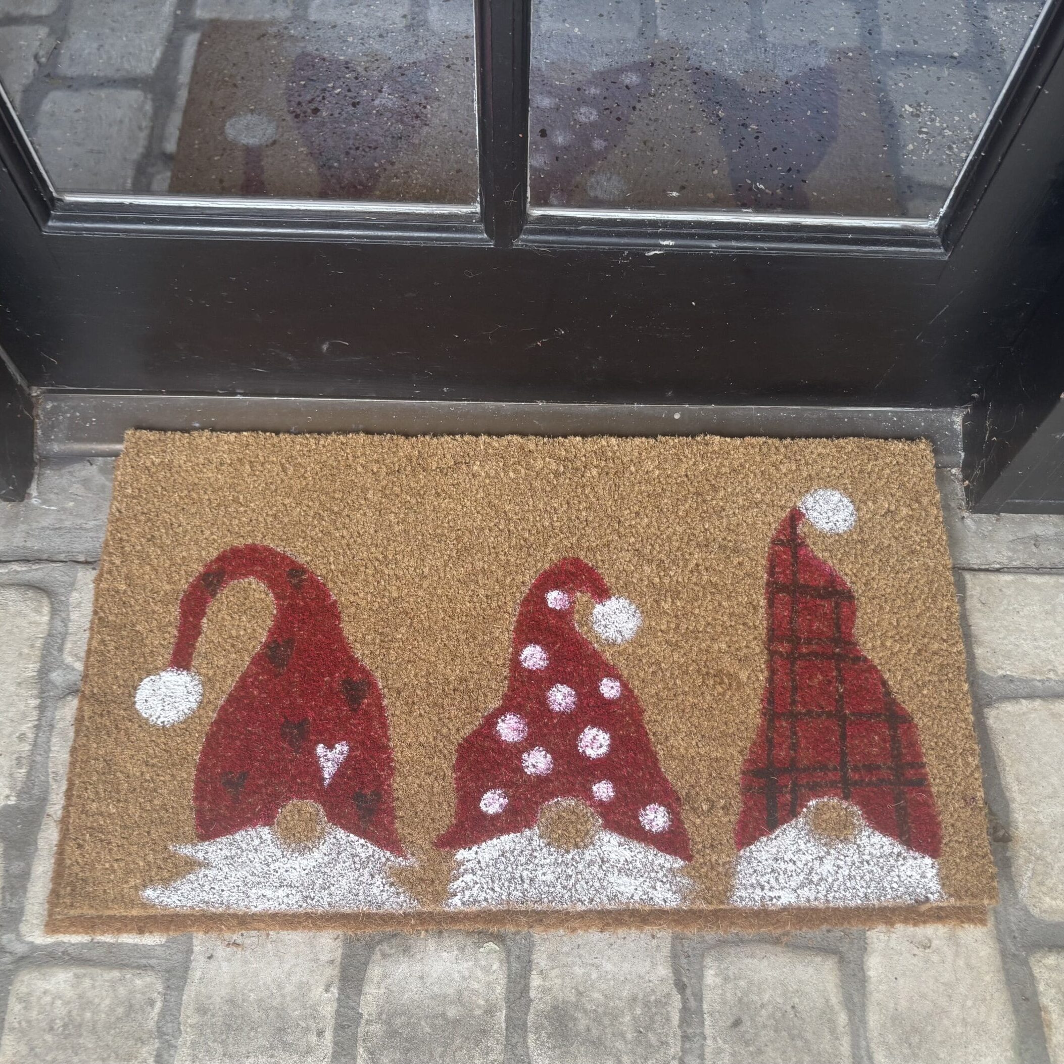 holiday-painted-fall-door-mat-wit-cellars